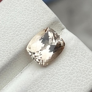 Rare Natural Imperial Topaz, 2.80 carats / loop Clean / peach / cushion shape.