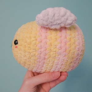 Crochet Bee//Handmade Bee//Crochet Bee Plush