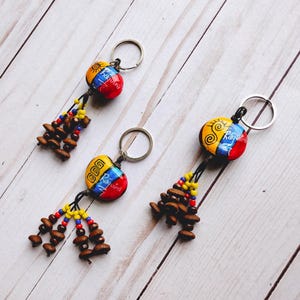 colombia keychain, colombian coffee beans, colombia Raquira Boyaca, colombian lovers, colombian art gift, Colombian Dad and Mom gift