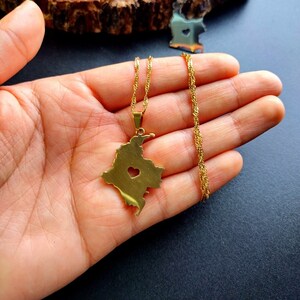 Exquisite Colombia Map Pendant Necklace - Gold Plated Colombian Flag Map Charm Jewelry For Women & Men