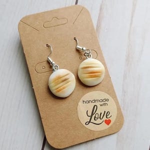 Colombian arepa earrings, venezuelan arepa art, colombian jewelry, arepa art gif for colombian and venezuelan,arepa lovers