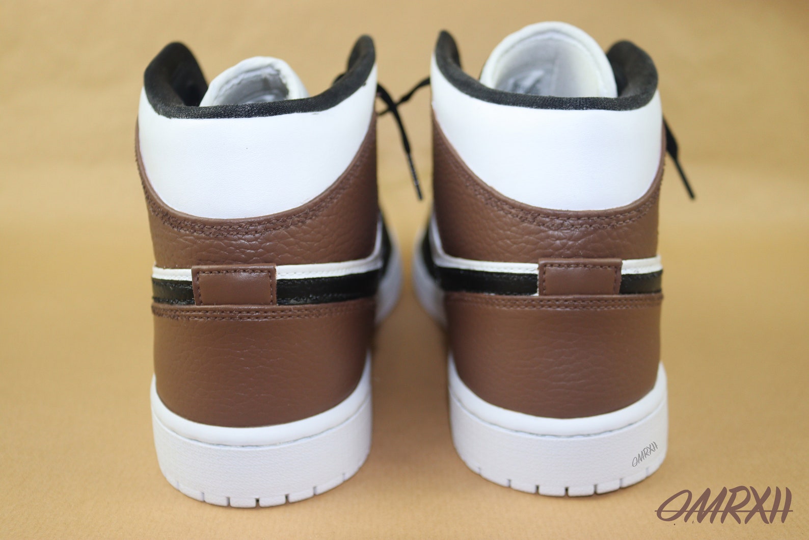 dark mocha jordan 1 mid