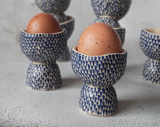 4er Set Pastel Eierbecher, handgemachter Eierhalter aus Keramik, Osterdekoration