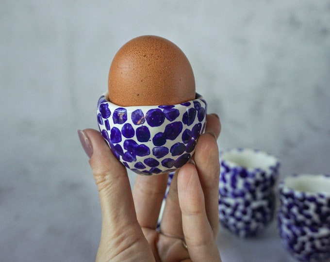 Easter egg cup, handmade ceramic egg holder, Easter decoration