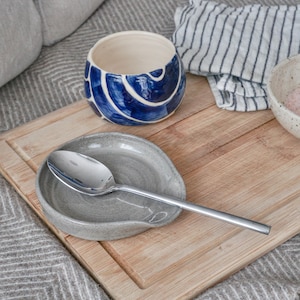 Stoneware Spoon Rest: Minimalist Kitchen Decor