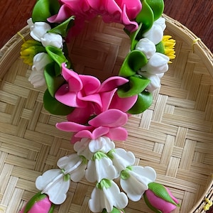 jasmine garland dahlia rose Cute crafts for decoration.