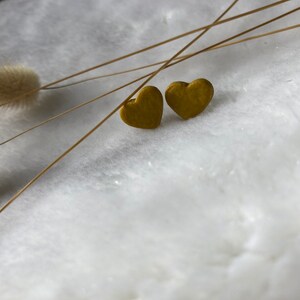 Mustard yellow heart stud earrings in leather-effect polymer clay - unique and light model