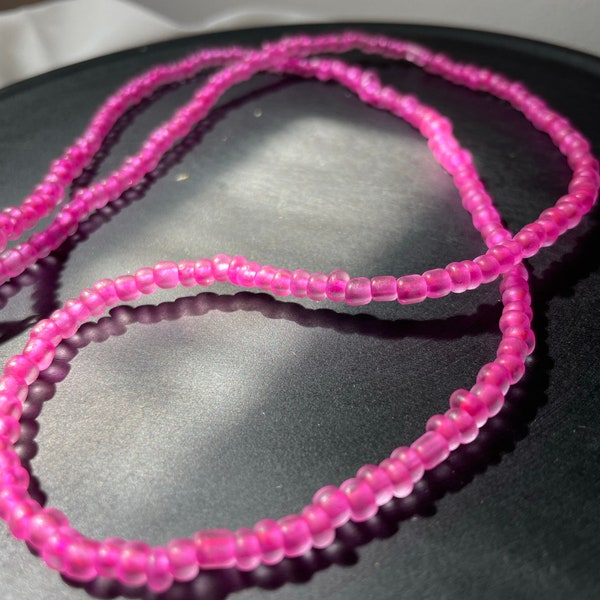 Collier perles fantaisies rose type sautoir 60 cm