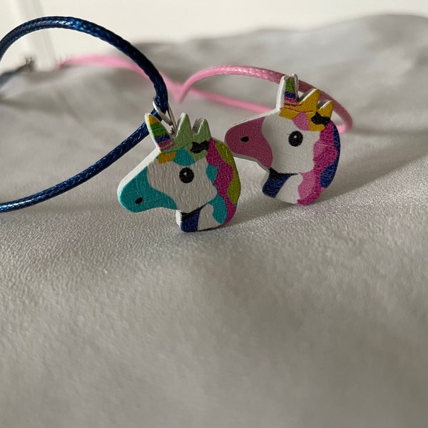 Kinderhalsketten Mädchen bunte Kordel Holzperlen Einhorn Pferd Tier rosa grün lila blau gelb einzigartiges Modell Chocker niedlicher Kawai-Schmuck