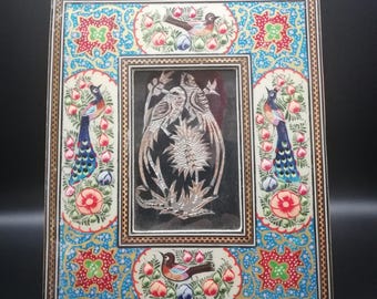 Moldura &quot;khatam kari&quot; do Oriente Médio com pintura em miniatura em relevo ao redor e arte em cobre no meio - Moldura de mesa Decoração de escritório