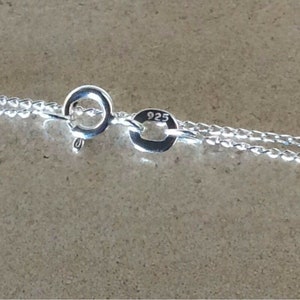 Collier gourmette en argent sterling 925 de 1 mm Tailles 16&quot; 18&quot; 20&quot; 22&quot; 24&quot; pouces Royaume-Uni