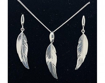 Ensemble collier et boucles d'oreilles plume en argent sterling 925 dans un coffret cadeau Argent massif