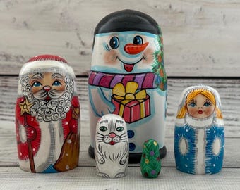 Muñeca rusa de madera con forma de muñeco de nieve de 10 cm (3,93"), pintada a mano, 5 piezas, ideal para decoración del hogar, regalo de Navidad o como detalle navideño.