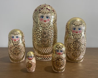 Traditional Hand Painted Nesting Doll 6.88'' or 17.5 cm, Ukrainian Doll 5 pieces Wooden Toy, Home Decor, Kids Gift, Kids MADE IN UKRAINE