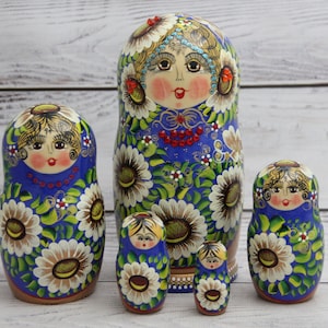 Classic Hand Painted Nesting Doll 5 pieces, Ukrainian Doll 6.69&#39;&#39; or 17 cm, Wooden Toy, Home Decor, Kids Gift, Kids MADE IN UKRAINE