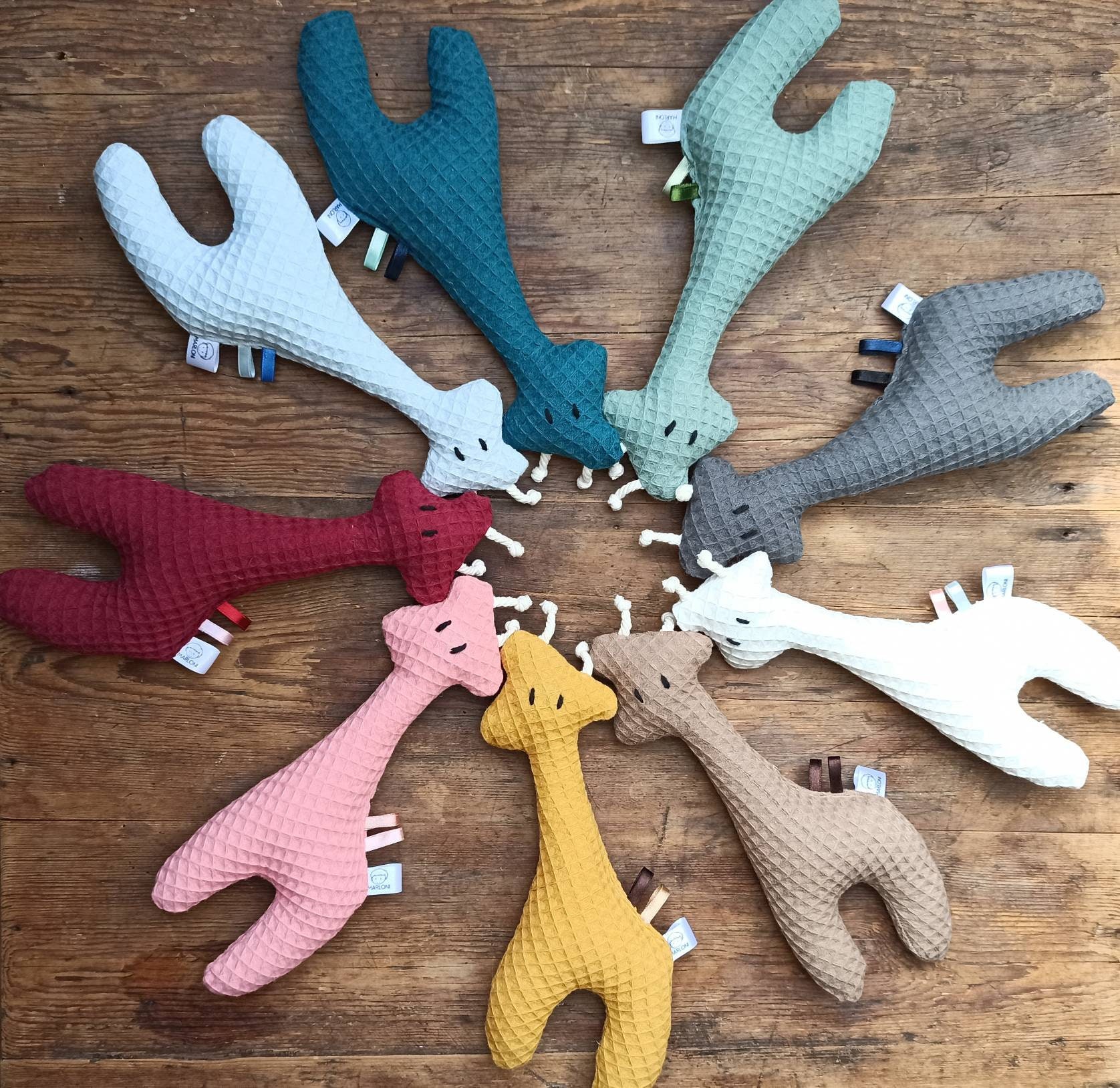 SUMMER BREAK Rattle Giraffe - CUSTOMIZABLE - Pedigreen, Baby Gift, Bi…