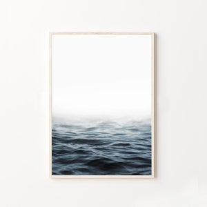 Ocean Waves Druck, neutraler Stranddruck, Strandküstendruck, Ozeanhorizontdruck Minimal Ocean Photo Blue Navy Druck Skandinavische Wandkunst