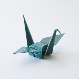 Gru origami in rame verderame Giappone Artigianato in metallo fatto a mano Natale Compleanno Ringraziamento Anniversario Festa della mamma Regalo Mille