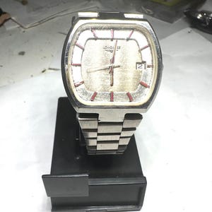 long time 1970’ oversized vintage watch automatic wind original bracelet 42mm in diameter working condition