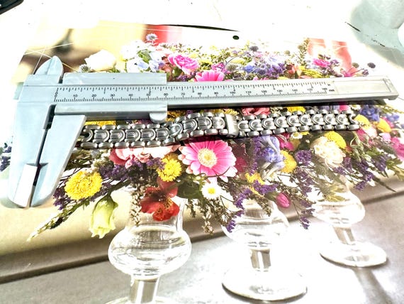 Original ladies universal geneve band Swiss