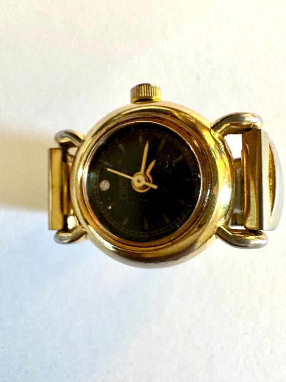 Digits gold tone timy ring quartz watch