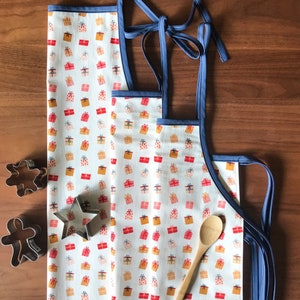Mommy and Me Christmas Aprons - Christmas Aprons - Holiday Baking Apron - Family Aprons