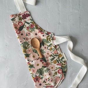 Toddler Kids Floral Apron- Play Apron for Girls- Daisy Apron - Gift for Toddler - Play Kitchen Accessories- Montessori Chef- Cooking