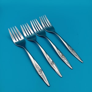 Oneida LASTING ROSE Salad Forks Stainless Steel Replacement Flatware Silverware Oneidacraft Deluxe 6 1/4&quot; Set/4 USA
