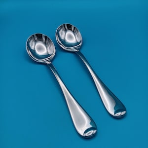 Oneida ISLET Stainless Steel Round Bowl Soup Spoons Cream Soup 18/10 Replacement Flatware Silverware Glossy Made in Korea 6 7/8&quot; Set of 2