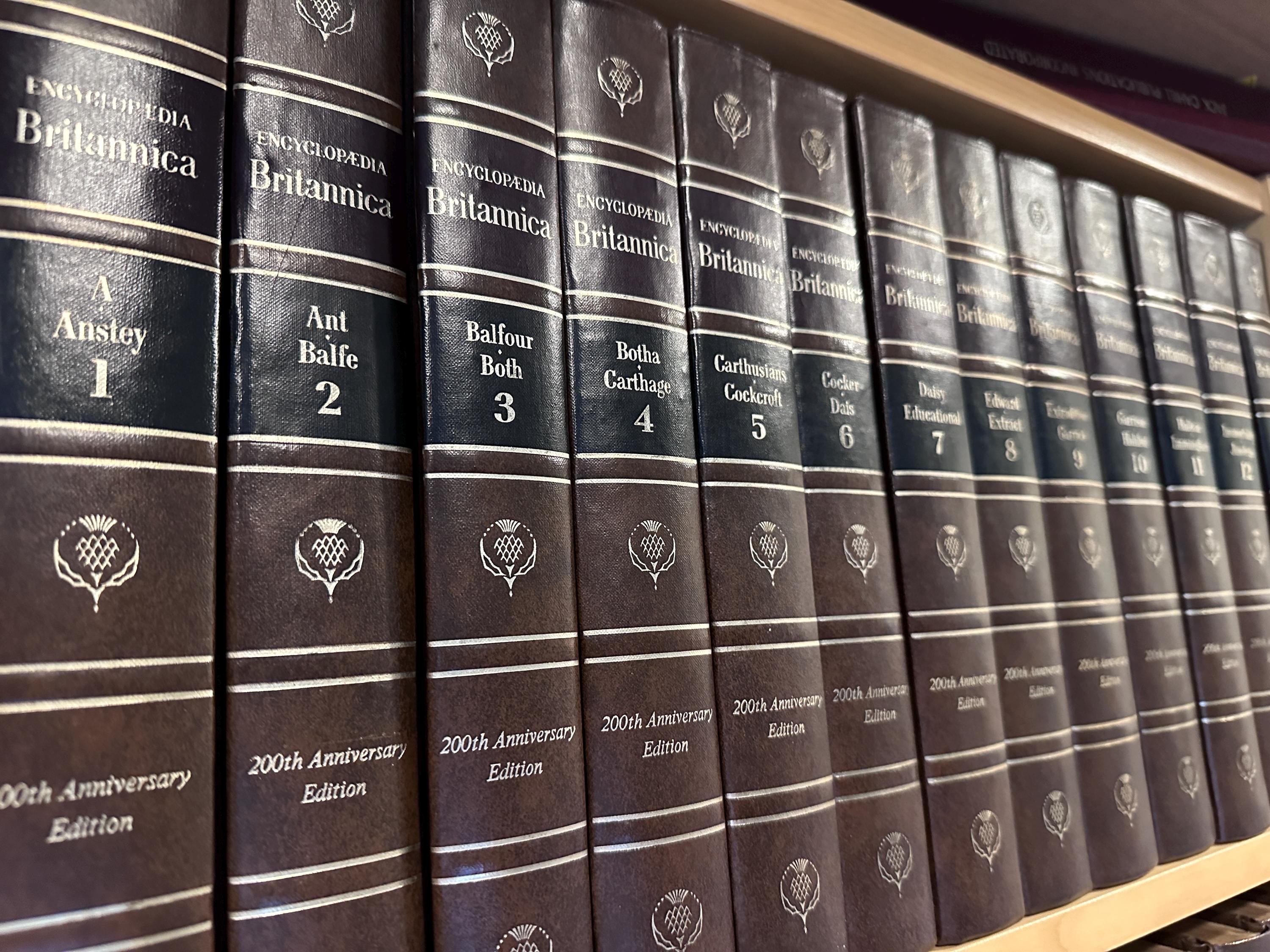 Encyclopaedia Britannica: 1970 Complete Brown Leather Set - Etsy