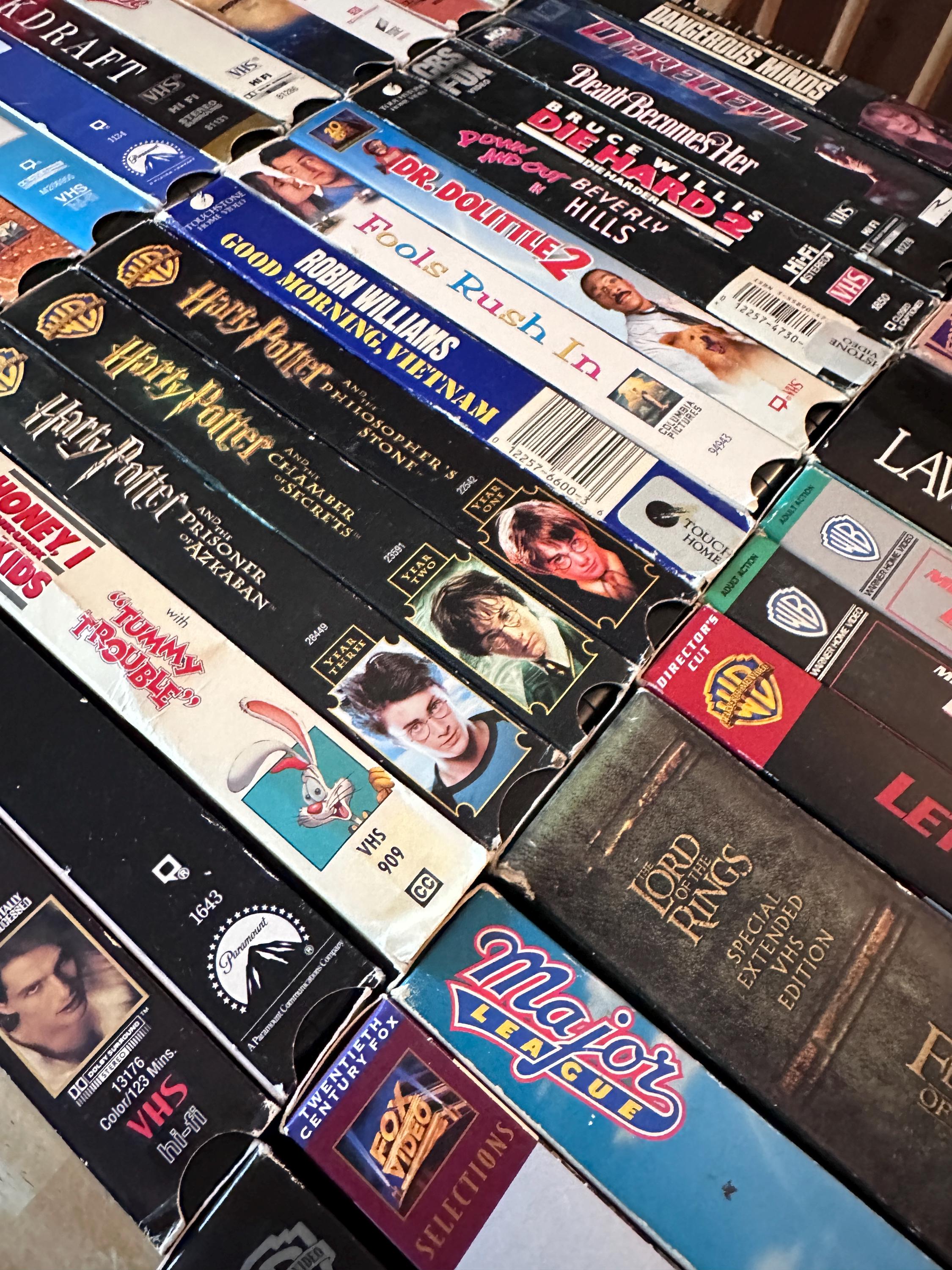 【海外限定】 Lot 4: Thriller Action, Family, Comedy, A-M; Movies VHS 洋画・外国映画