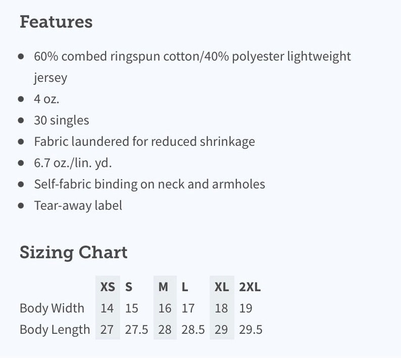 K&ouml;nnte beinhalten: Gr&ouml;&szlig;entabelle f&uuml;r ein T-Shirt aus 60% gek&auml;mmter Ringspinn-Baumwolle und 40% Polyester. Die Tabelle zeigt die K&ouml;rperbreite und -l&auml;nge in Zoll f&uuml;r die Gr&ouml;&szlig;en XS, S, M, L, XL und 2XL.