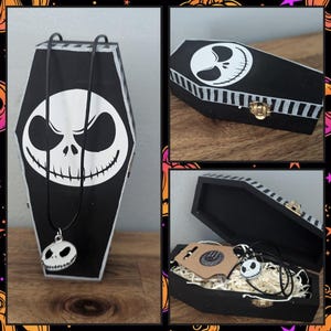 Coffin Pop!s - The Nightmare Before Christmas- Jack Skellington | Figura De Vinilo Con Ataúd Emergente | 5.3 Cm De Ancho | Coleccionable Oficial | Pulse Un Botón Y Aparece | Regalo Perfecto Para Fans