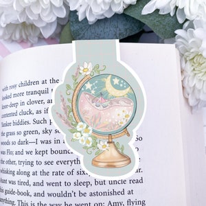 Globe magnetic bookmark / cute bookmark / books , reading. Cute kawaii gift stationery