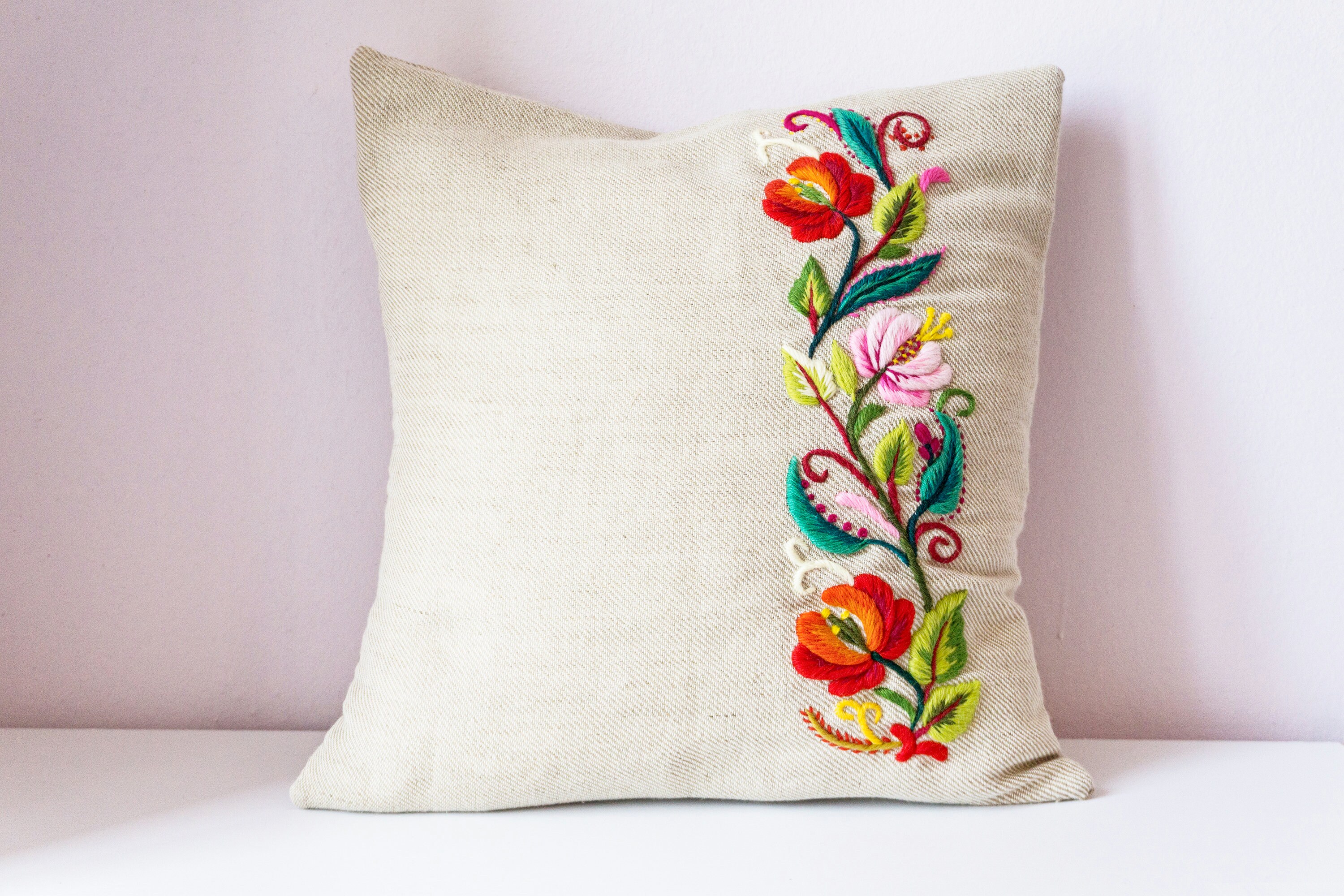 Decorative cushion in embroidered linen,cottagestyle,countrychic,shabby deko,home decor,home decor collection,new house,livingroom decor,gift