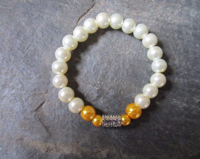 White and Gold Glass Pearl Bead Bracelet With a Tibetan Silver Spacer