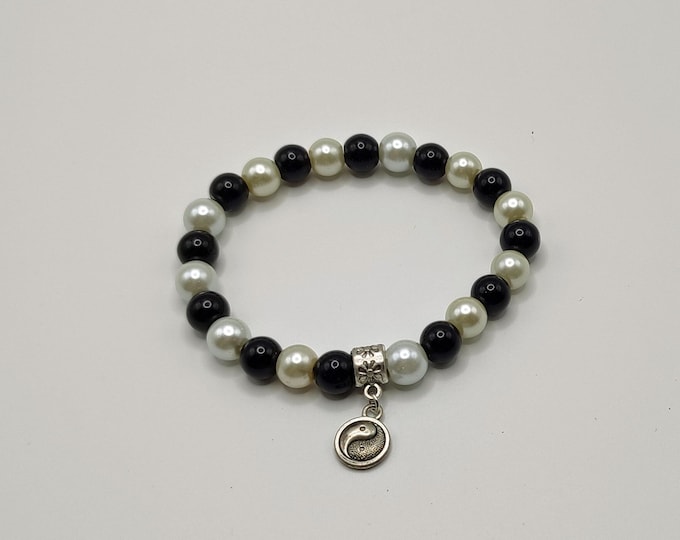 Black and White Glass Pearl Beaded Bracelet with Tibetan Silver Spacer Yin Yang Charm.