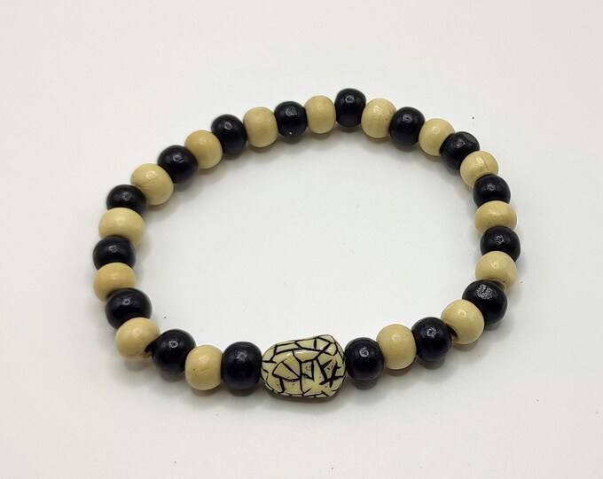 Black and Cream Wooden Beaded Bracelet with Crackled Patterned Bead.