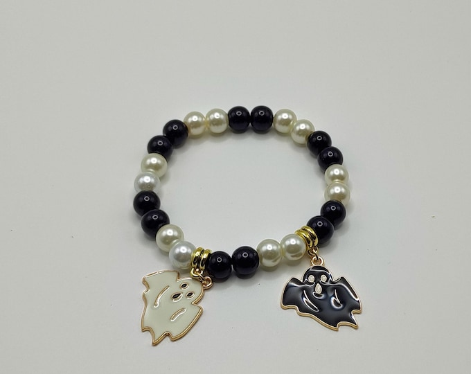 Black And White Glass Pearl Beaded Bracelet With Black And White Ghost Charms.