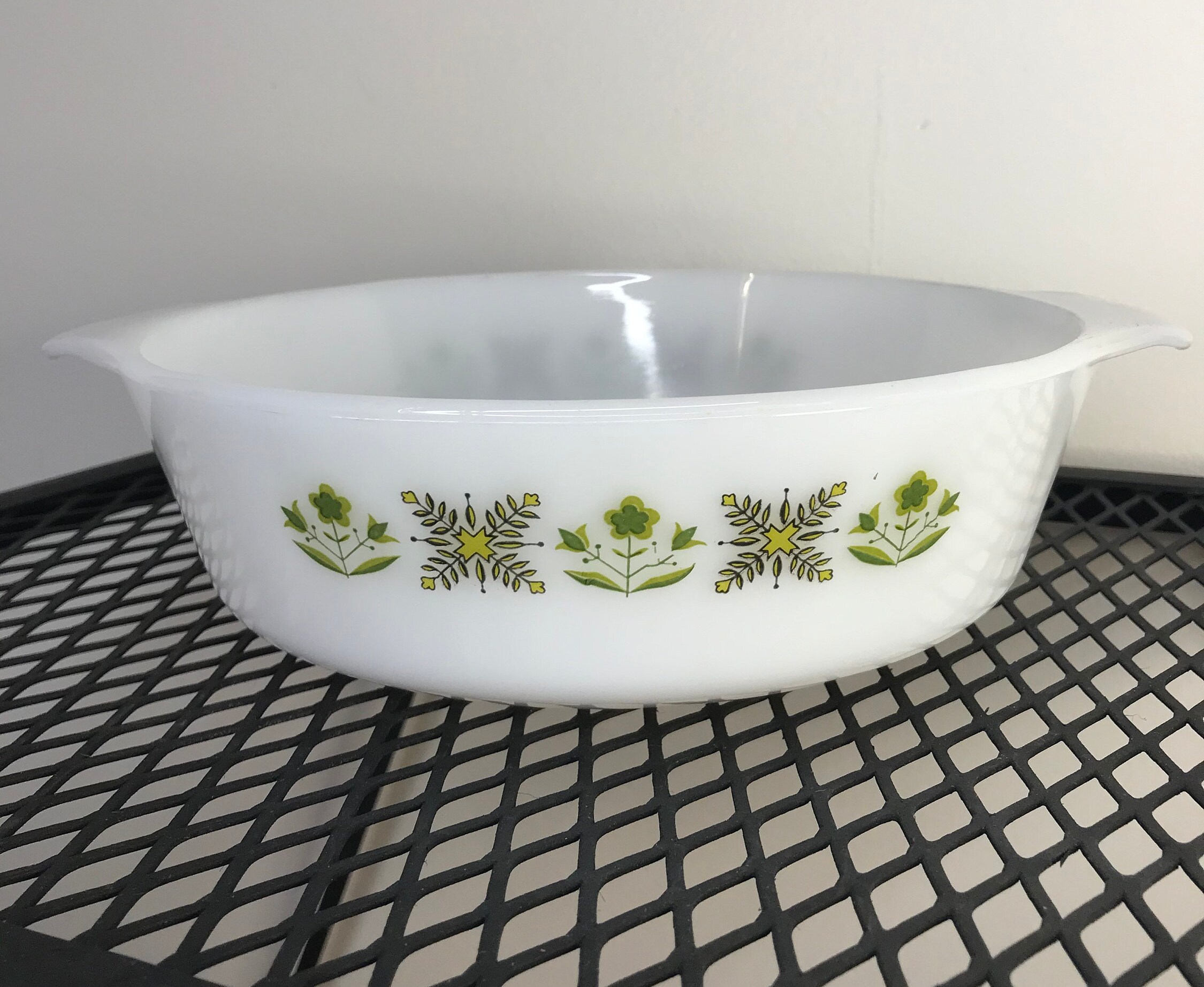 Vintage Anchor Hocking Glass Fire King Ovenware Meadow Green 2 Qt Casserole.
