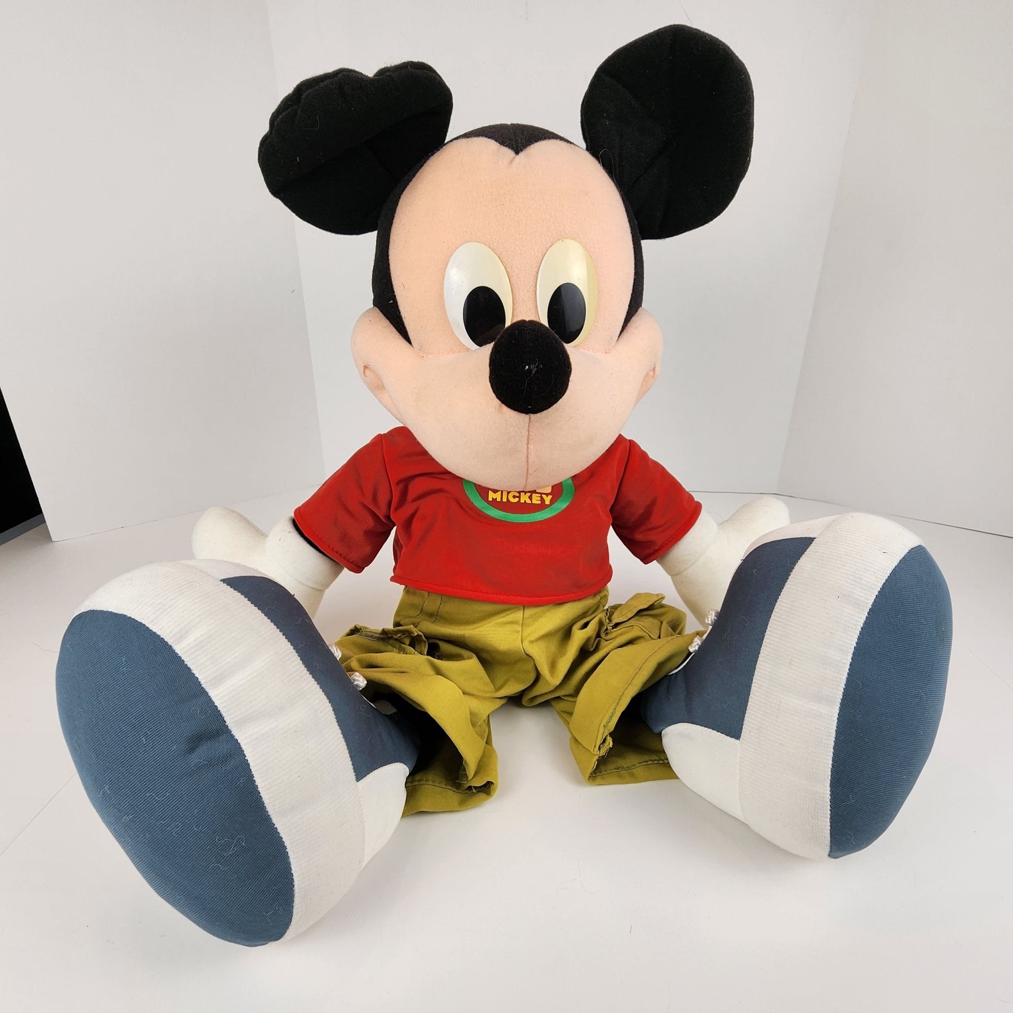 Just Play Disney Mickey Mouse Clubhouse 15.5 Inch Plush - Minnie Red Dress