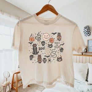 Halloween Doodles Crop Top, Halloween Crop Top, Mystical Boxy Tee, Witchy Crop Top, Fall Boxy Crop, Spooky Cropped Tee, Retro Halloween Crop