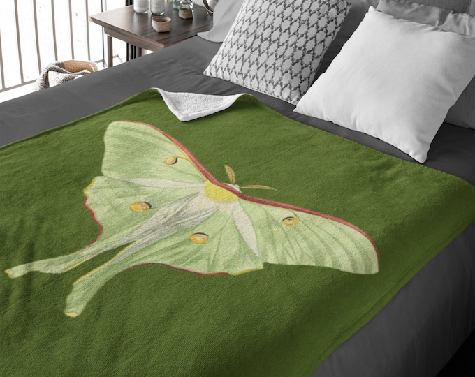 Luna Moth, Cottagecore Blanket, Luna Moth Gift, Witchy Throw Blanket, Moon Moth Velveteen Plush Blanket, Botanical Aesthetic, Nature Blanket