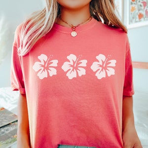 Comfort Colors® Shirt, Hibiscus Flowers Shirt, Hibiscus Shirt, Oversized Beach Tee, Summer Tshirt, Comfort Colors Beach Shirt, Vacation Tee