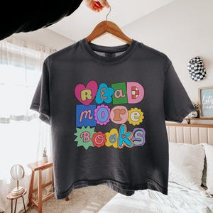 Read More Books Boxy Crop Top, Bookish Crop Top, Magazine Letters Reading Boxy Tee, Scrapbook Cutouts Reader Shirt, Book Lover Gifts Pepper