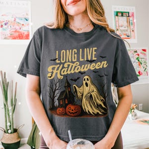 Long Live Halloween Crop Top, Halloween Crop Top, Ghost Boxy Tee, Witchy Crop Top, Fall Boxy Crop, Spooky Cropped Tee, Retro Halloween Crop