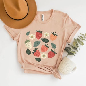 Strawberry Shirt, Cottagecore Clothing, Strawberries Tee, Strawberry Gift, Fruit Shirt, Summer Cottage Aesthetic, Strawberry Festival Shirt