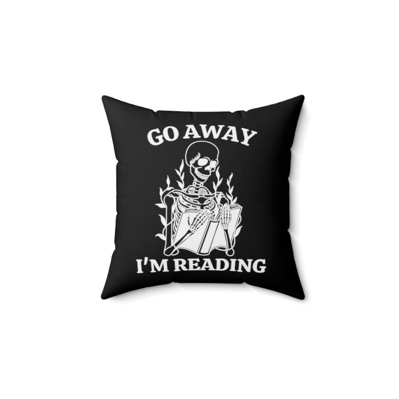 Go Away I'm Reading, Book Pillow, Skeleton Reading Book, Halloween Pillow Cover, Bookish Pillow, Dark Academia Gifts, Library Pillow, Fall Bild 3