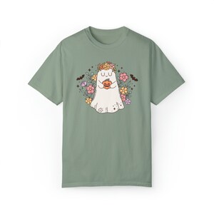 Comfort Colors® Shirt, Comfort Colors Ghost Tee, Cottagecore Ghost Clothing, Floral Ghost Shirt, Halloween Merch, Fall Apparel, Flower Ghost Bay