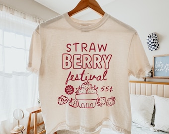 Strawberry Festival Crop Top, Summer Crop Top, Strawberries Boxy Crop, Fruit Aesthetic Crop Tops, Springtime Crop Top, Spring Cropped Tops